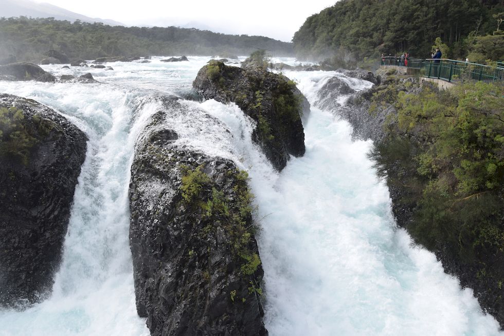 F087ap-952-1-Saltos del Petrohue-Rio-Petrohue-17-8-m.jpg